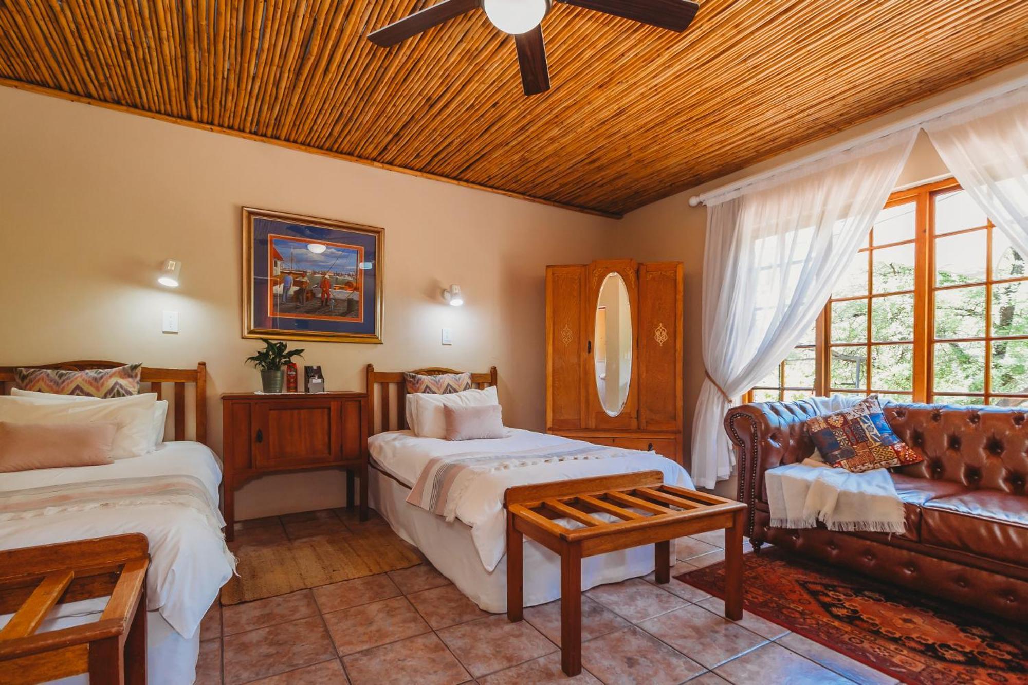 De Poort Country Lodge Оудсхорн Стая снимка