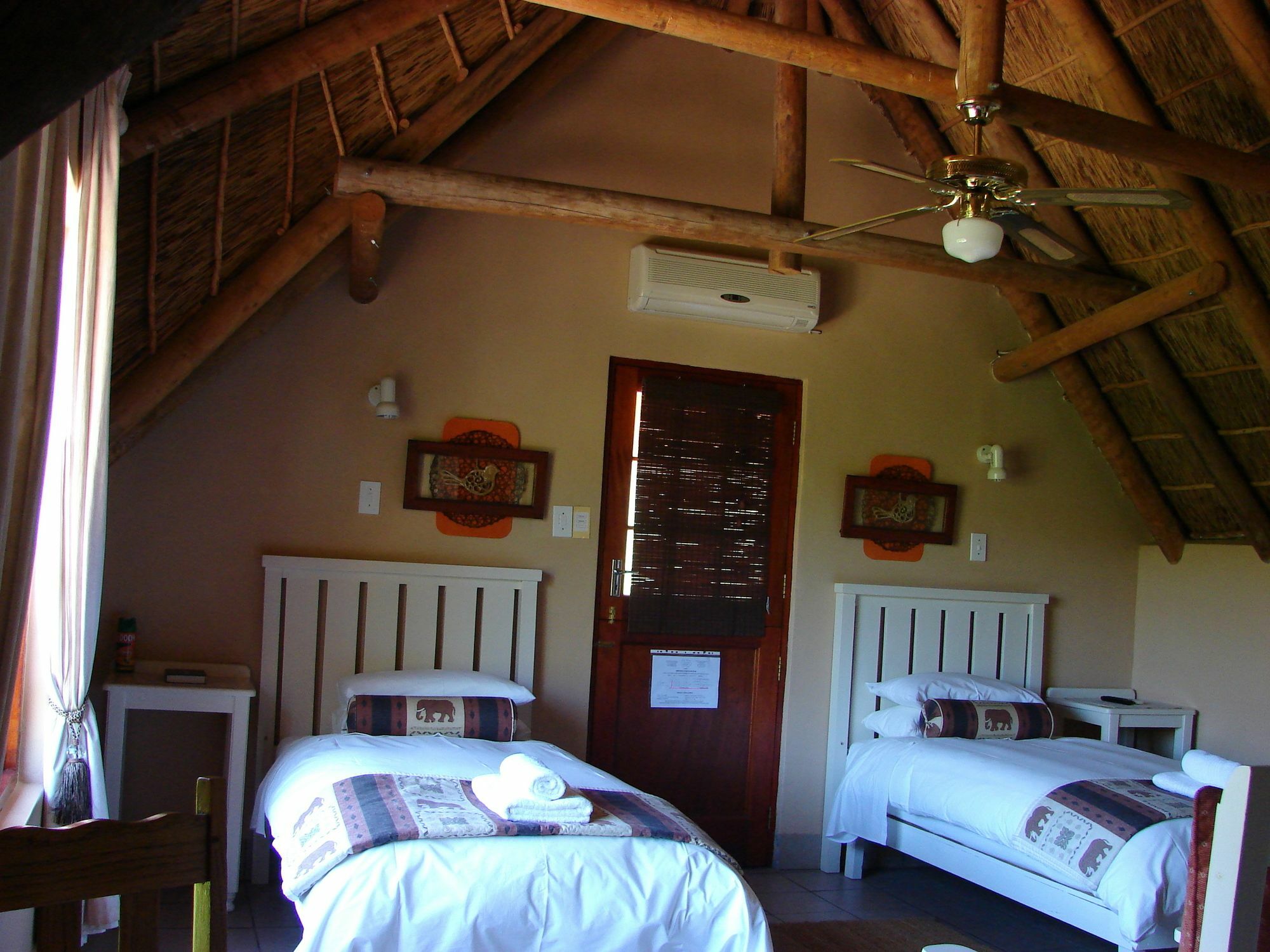 De Poort Country Lodge Оудсхорн Екстериор снимка